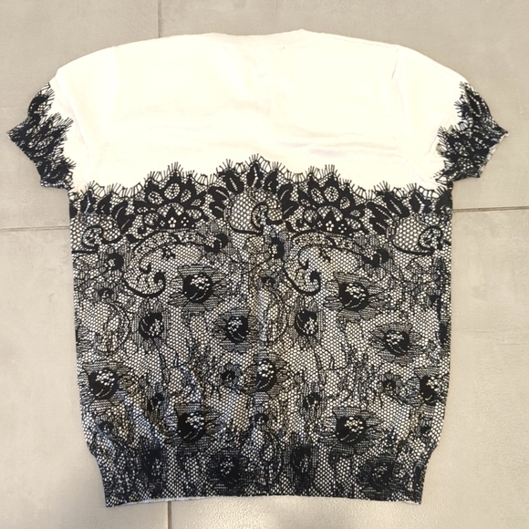 3/$20 French Connection Knit T-shirt Top - Picture 3 of 3